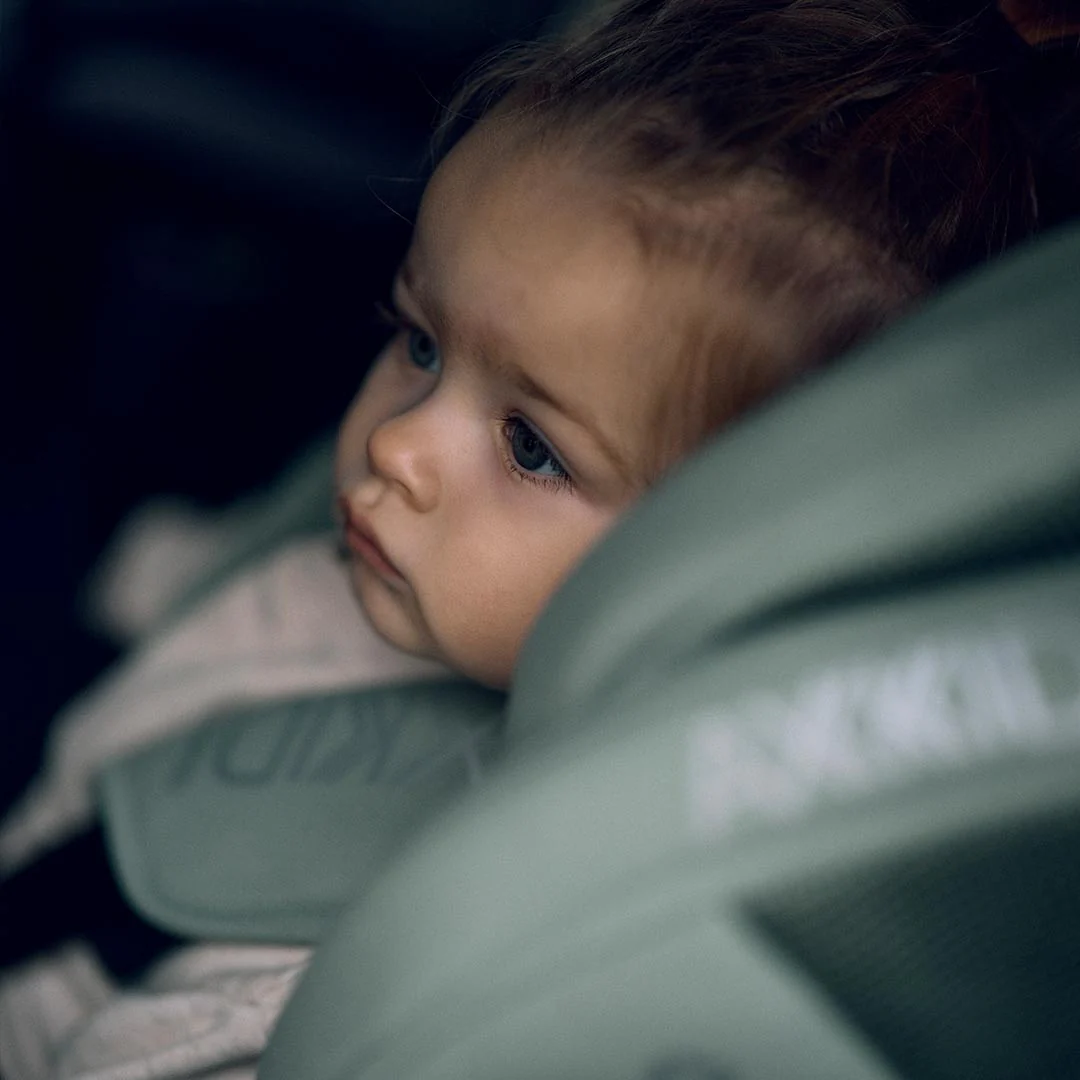 Axkid Minikid 4 Max Car Seat - Nordic Bloom Green - Image 2