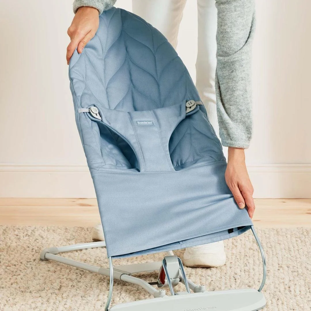 BabyBjörn Bliss Woven Petal Quilt Baby Bouncer - Blue - Image 7