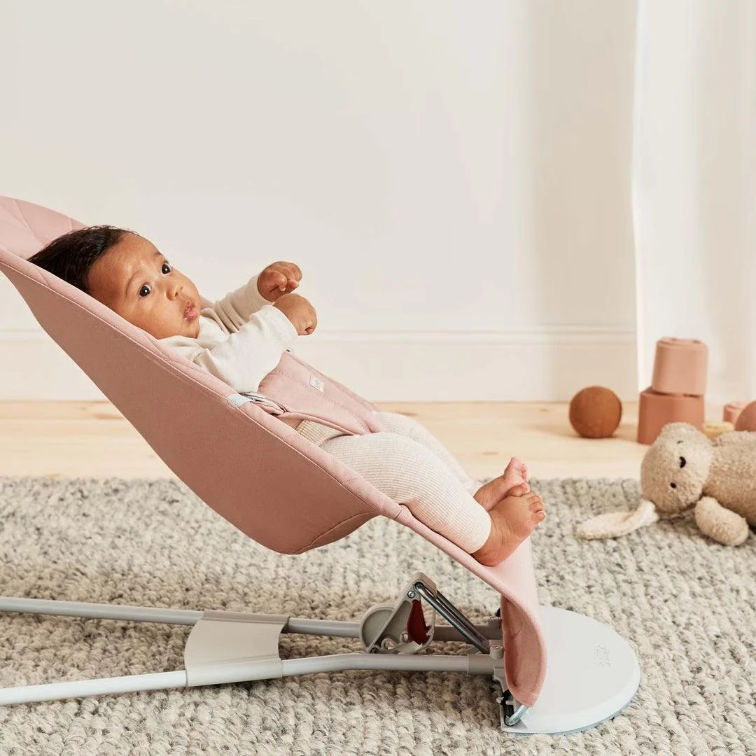 BabyBjörn Bliss Woven Petal Quilt Baby Bouncer - Dusty Pink - Image 2