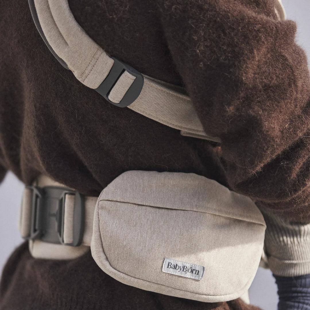 BabyBjorn Pocket Pouch Woven Melange - Light Beige - Image 2