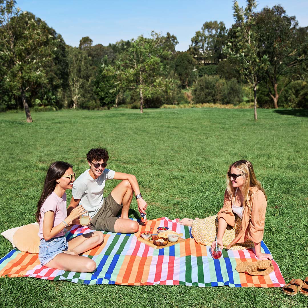 Dock & Bay Picnic Blanket - Sugar Sorbet - Image 2