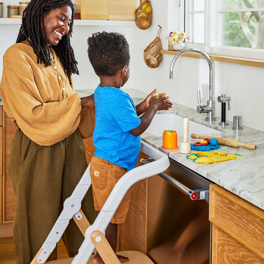 Ergobaby Kitchen Helper - Natural / White - Image 2