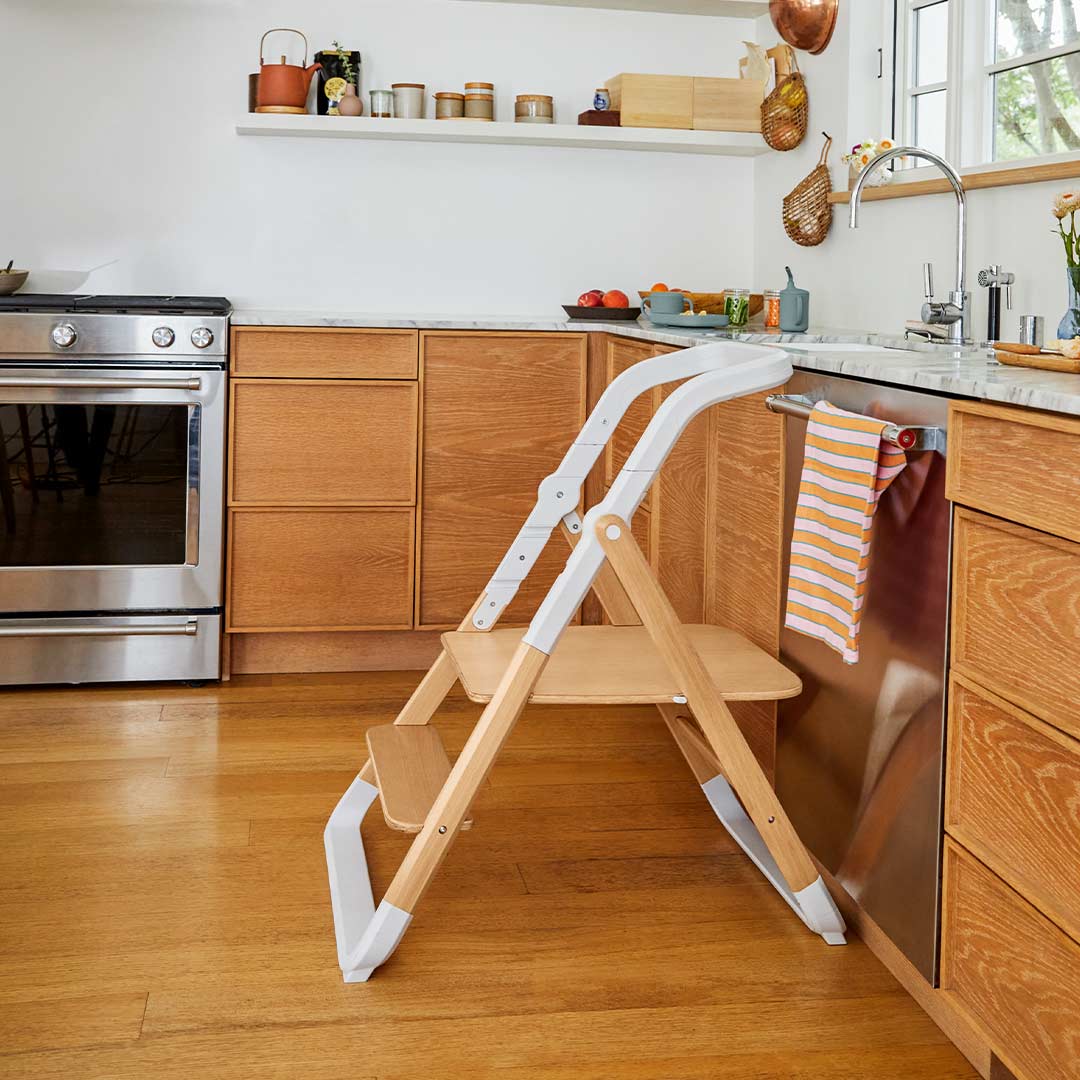 Ergobaby Kitchen Helper - Natural / White - Image 4