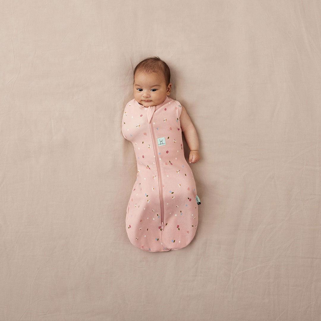 ergoPouch Organic All Year Cocoon Swaddle Sleeping Bag - 1 Tog - Pink Daisies - Image 6