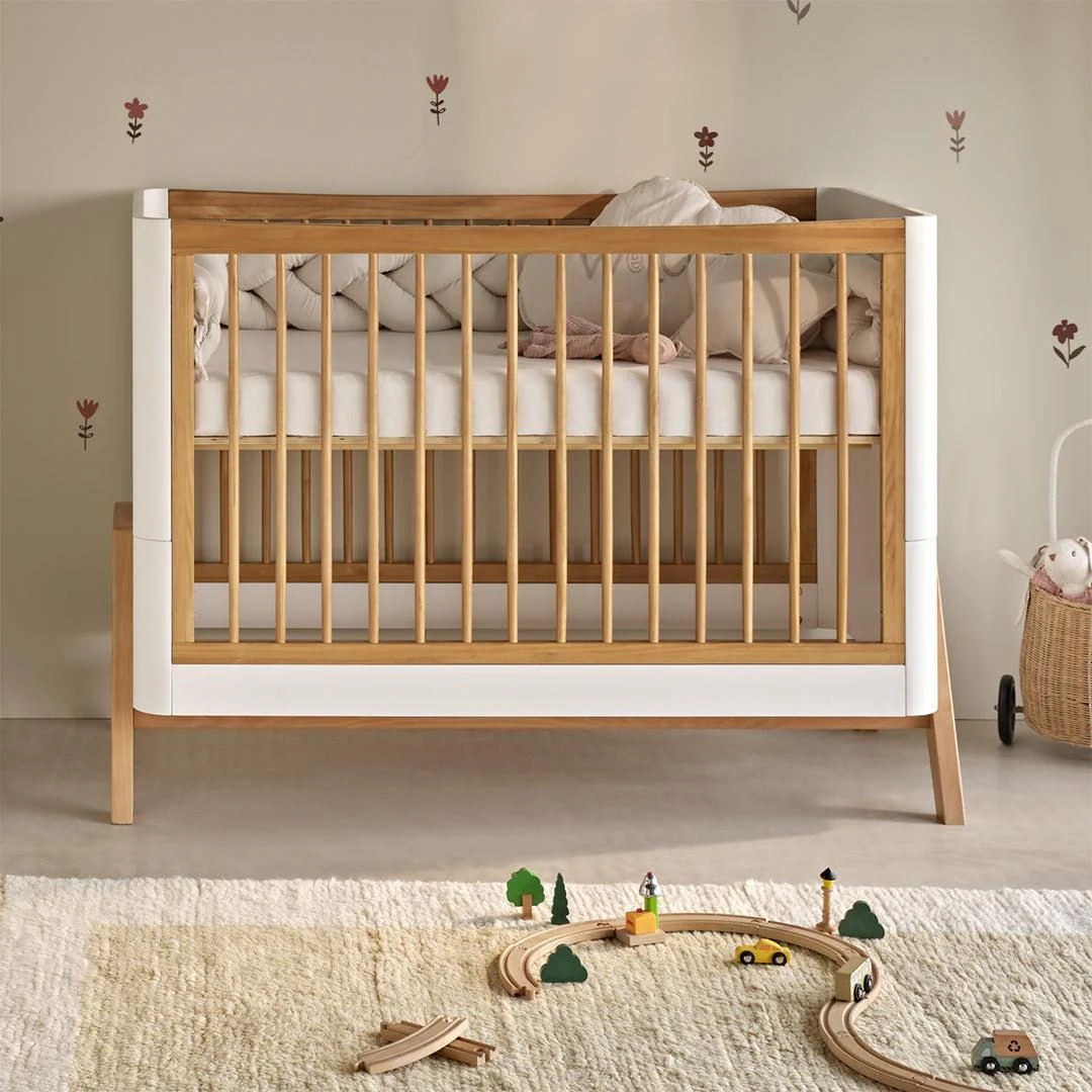 Gaia Baby Hera Cot Bed 'Studio Edit' - White / Oak - Image 3