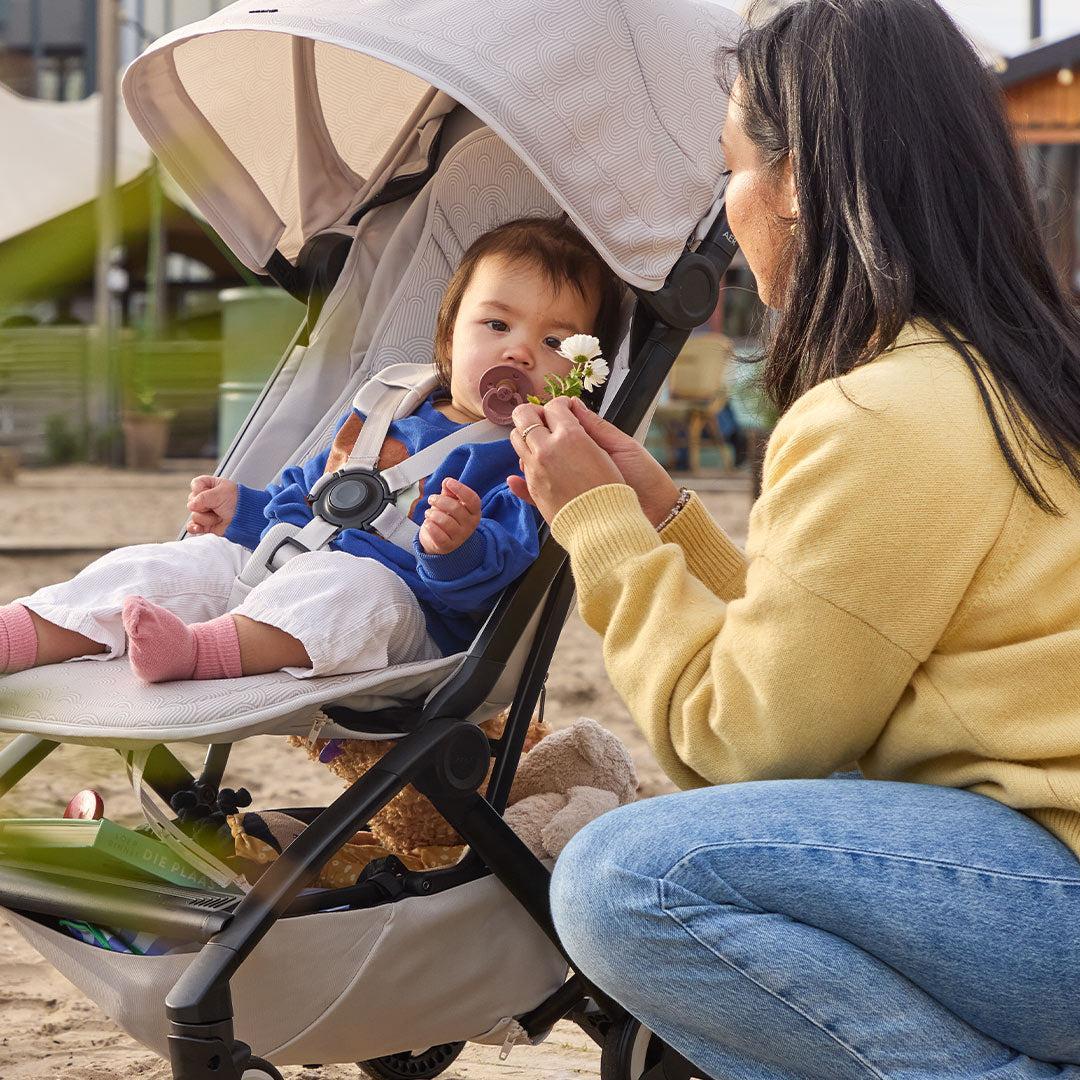 Joolz Aer2 Compact Stroller - Calming Beige - Image 7