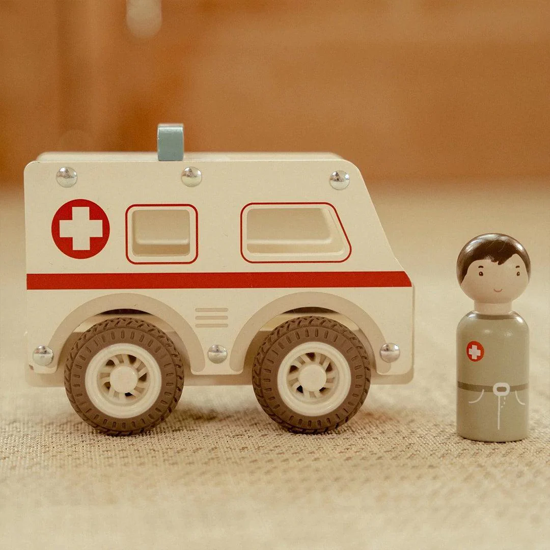 Little Dutch Ambulance - Image 4