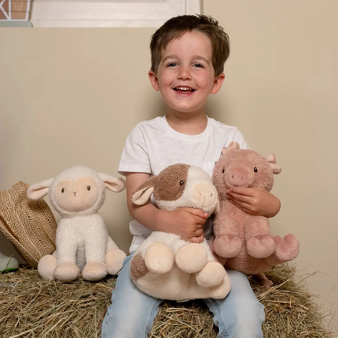 Little Dutch Cuddle Pig - Little Farm - Image 2