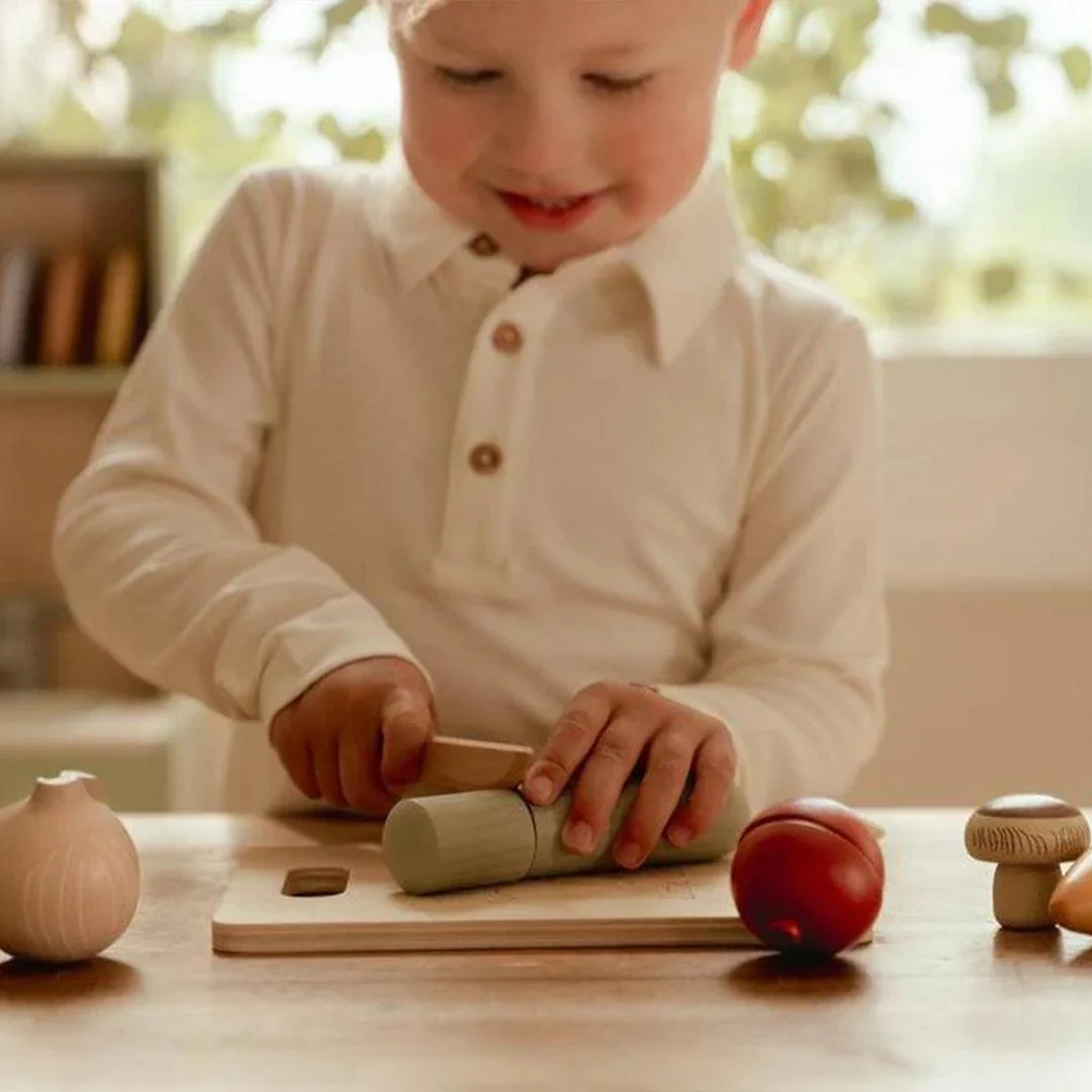 Little Dutch Slicing Vegetables - Image 3