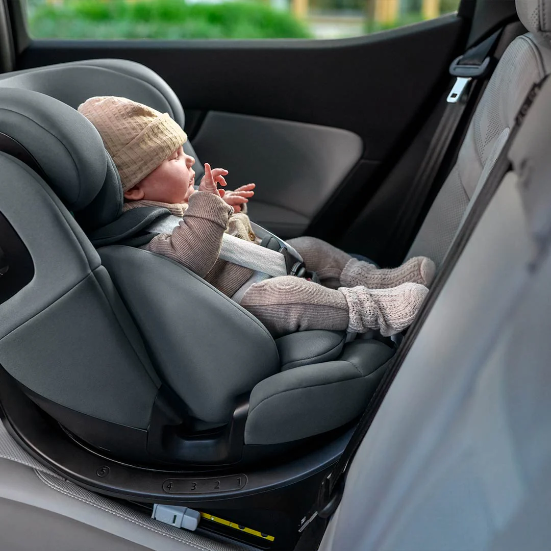Maxi-Cosi Emerald 360 S Car Seat - Tonal Black - Image 4