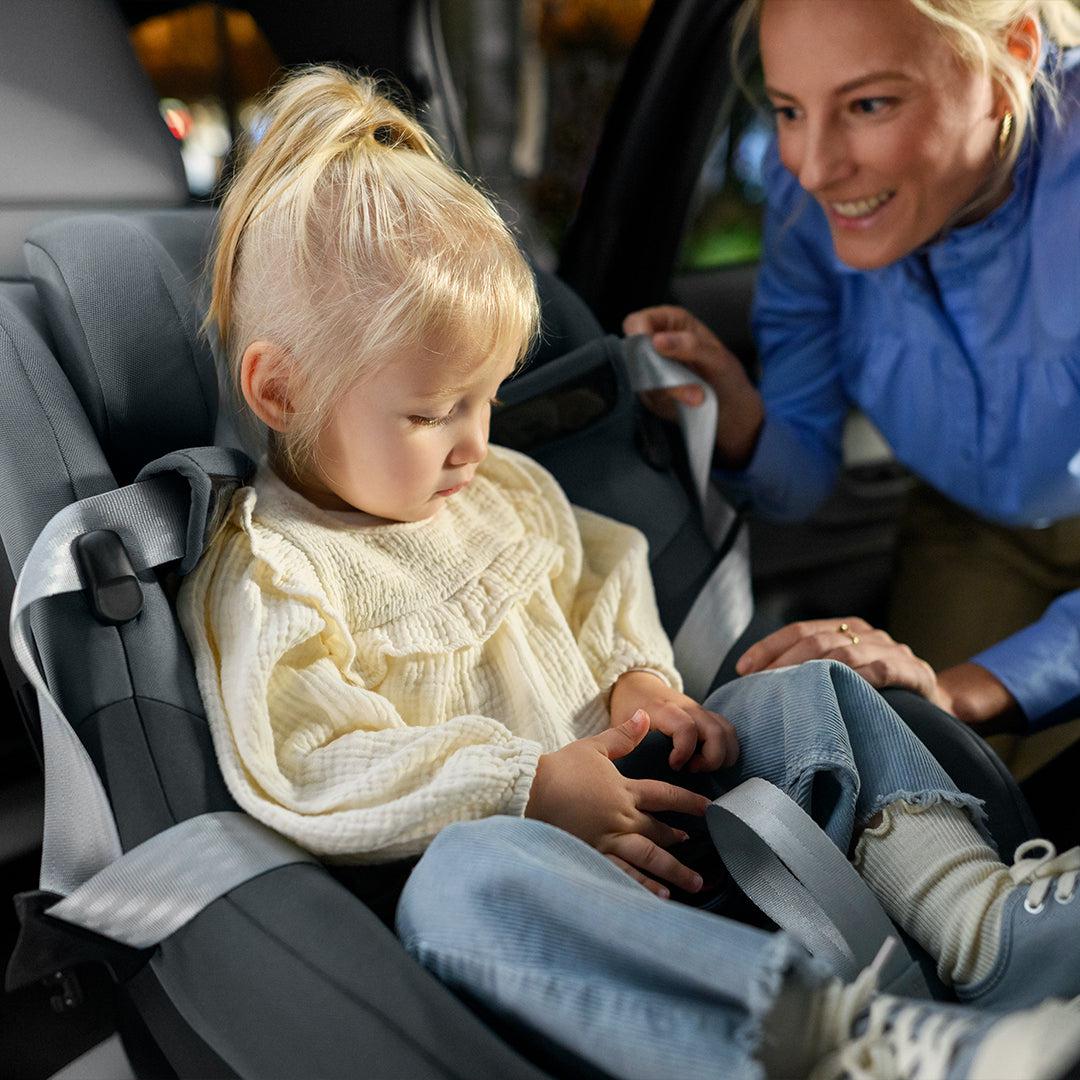 Maxi-Cosi Pearl S Car Seat - Tonal Black - Image 2