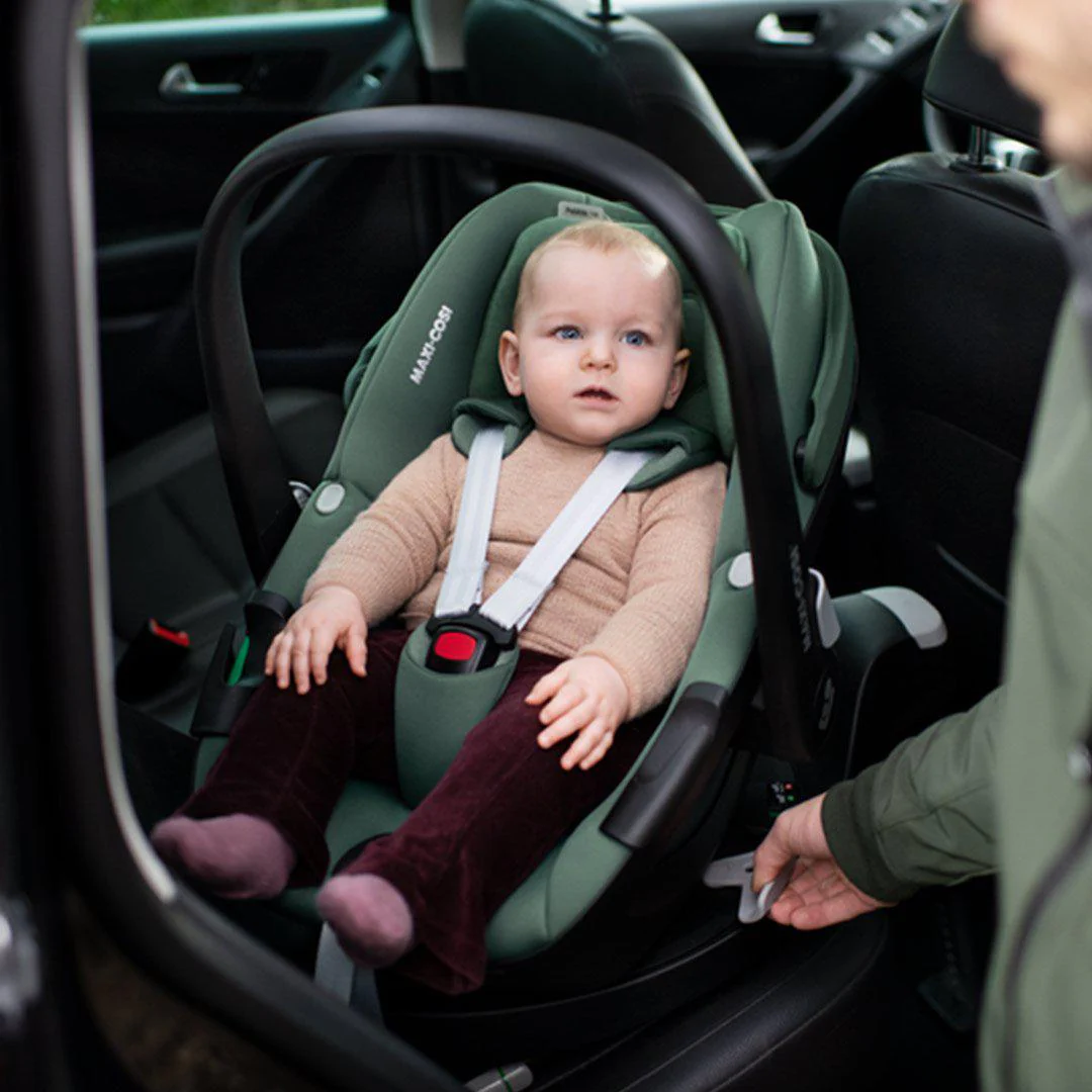 Maxi-Cosi Pebble 360 i-Size Car Seat - Essential Black - Image 3