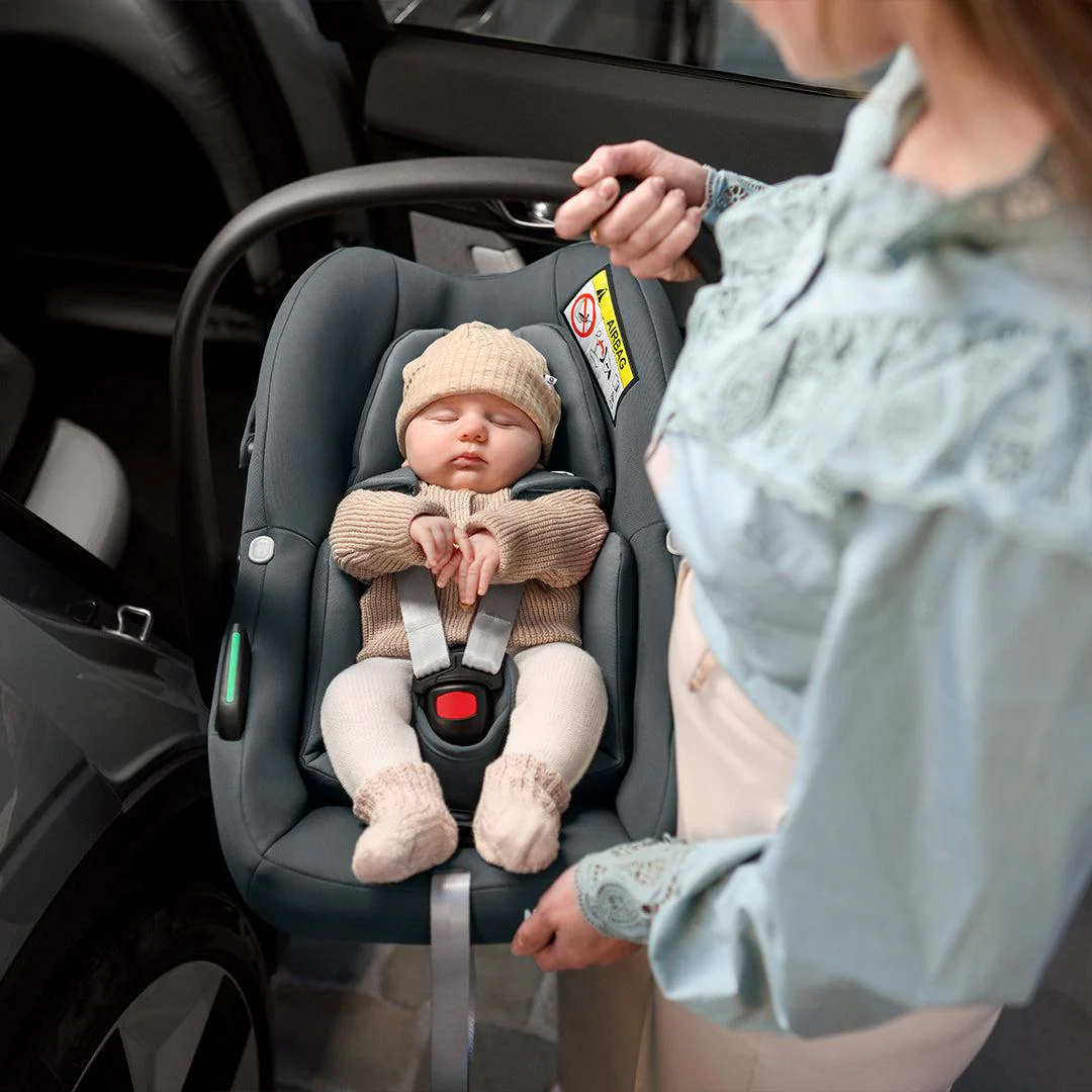 Maxi-Cosi Pebble S Car Seat - Tonal Graphite - Image 2