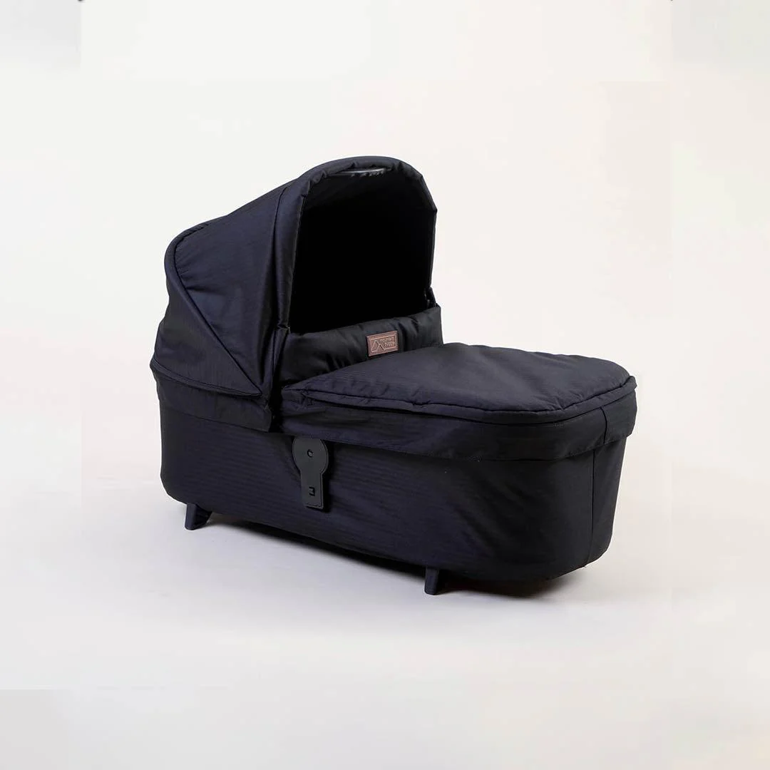 Mountain Buggy Urban Jungle V4 Carrycot Plus Heritage Collection - Caviar