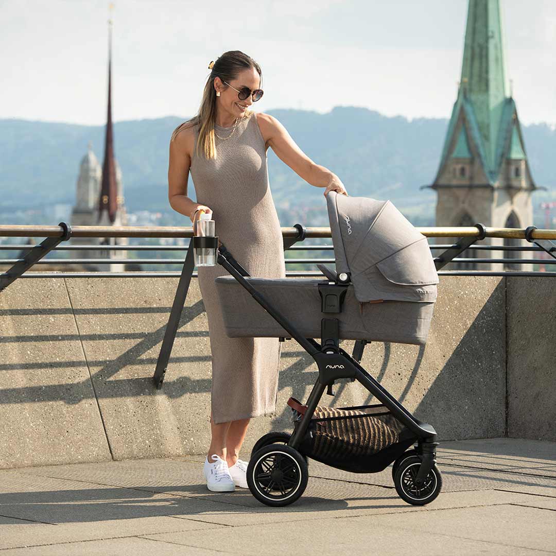 Nuna TRIV LX + ARRA FLEX & BASE CURV  Travel System  - Caviar - Image 3