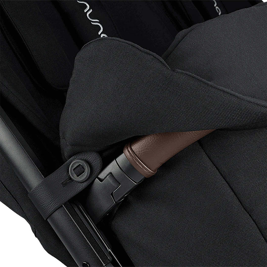 Nuna Trvl Dubl Footmuff - Caviar - Image 4