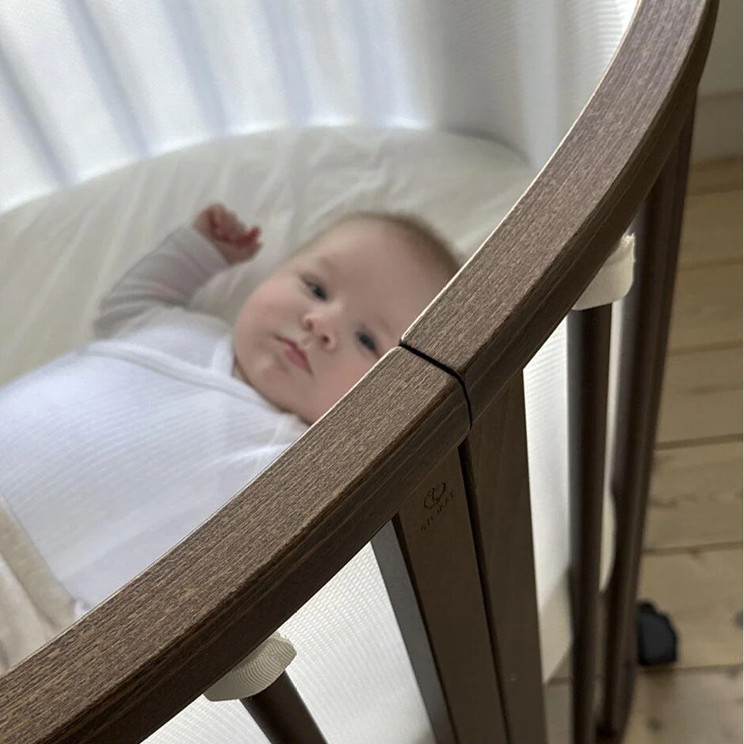Stokke® Sleepi™ V3 Mini Crib - Warm Brown - Image 6