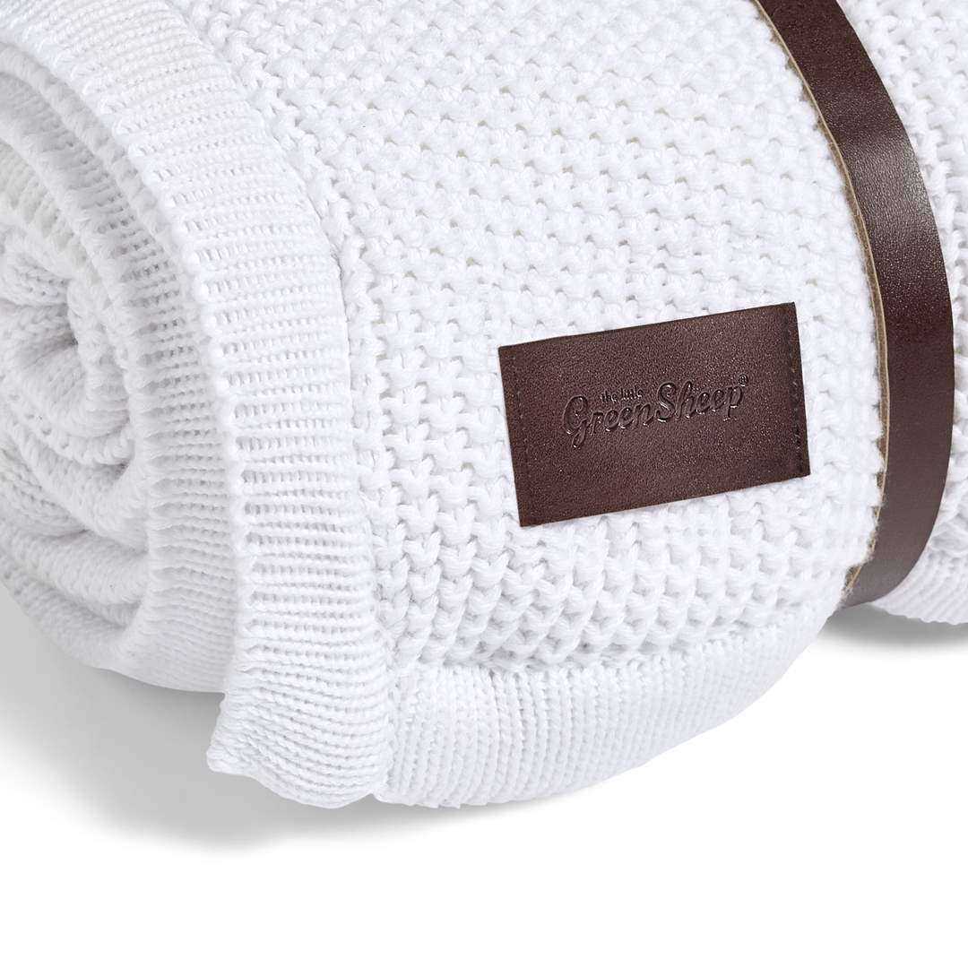 The Little Green Sheep Organic Knitted Fleece Baby Blanket - White - Image 5