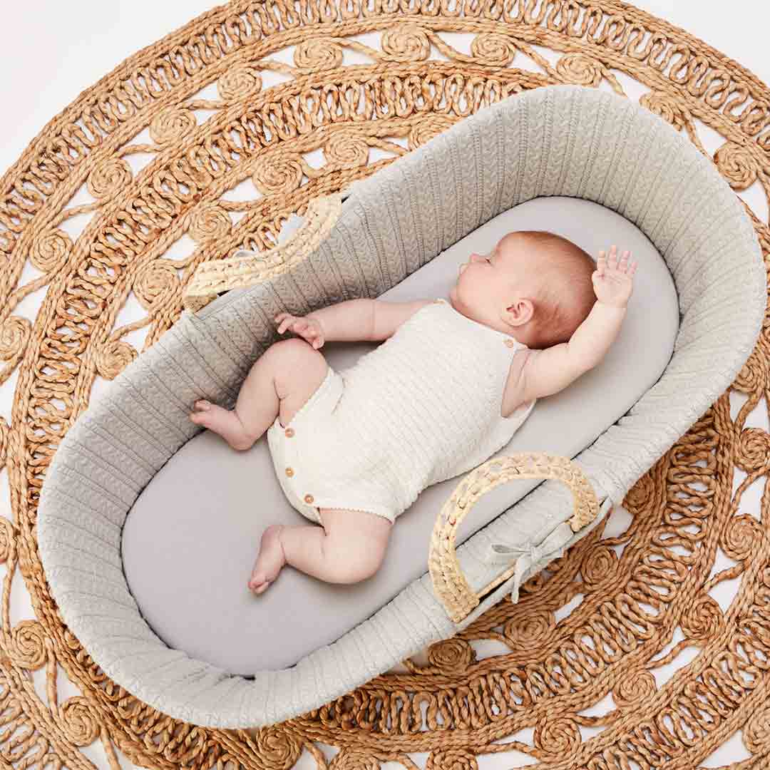 The Little Green Sheep Organic Knitted Moses Basket + Stand Bundle - Image 3