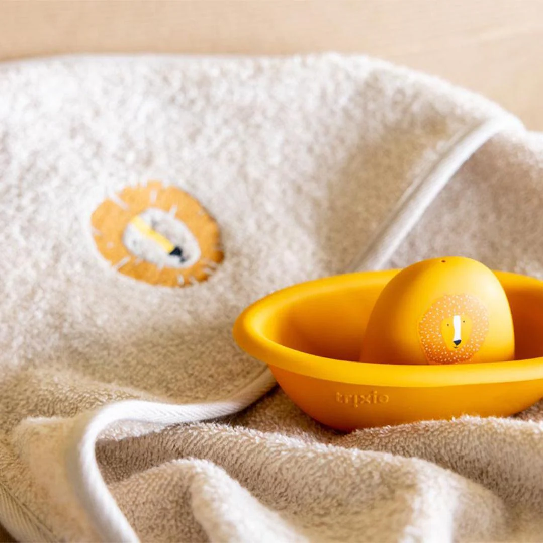 Trixie Hooded Towel - Aura Lion - Image 3